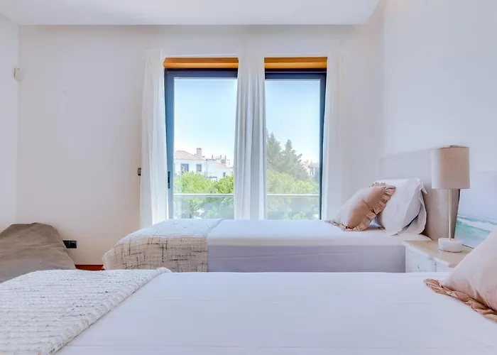 Vale Do Lobo, \'Golf By The Pool\' 2 Bedroom Apartment